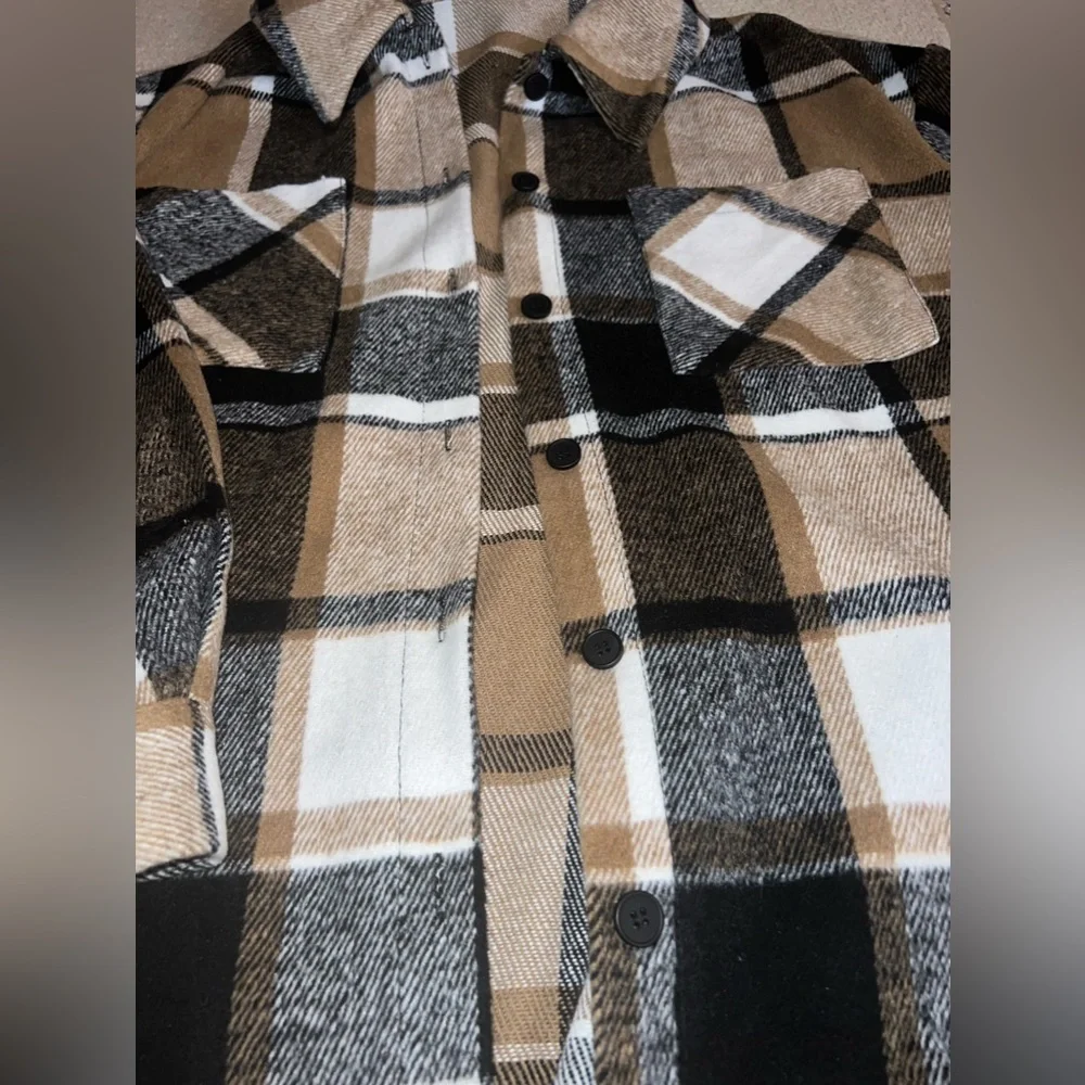 Shacket - Picture 2 of 3